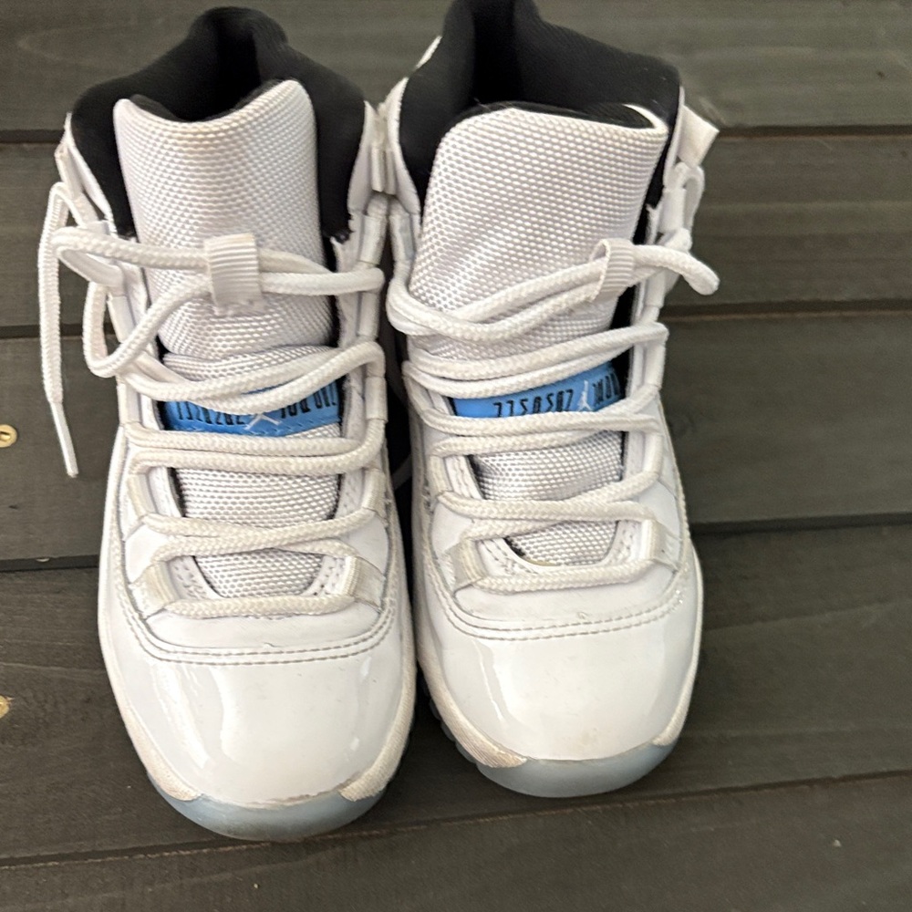 Jordan Kids White and Light Blue Sneakers - Picture 6 of 6